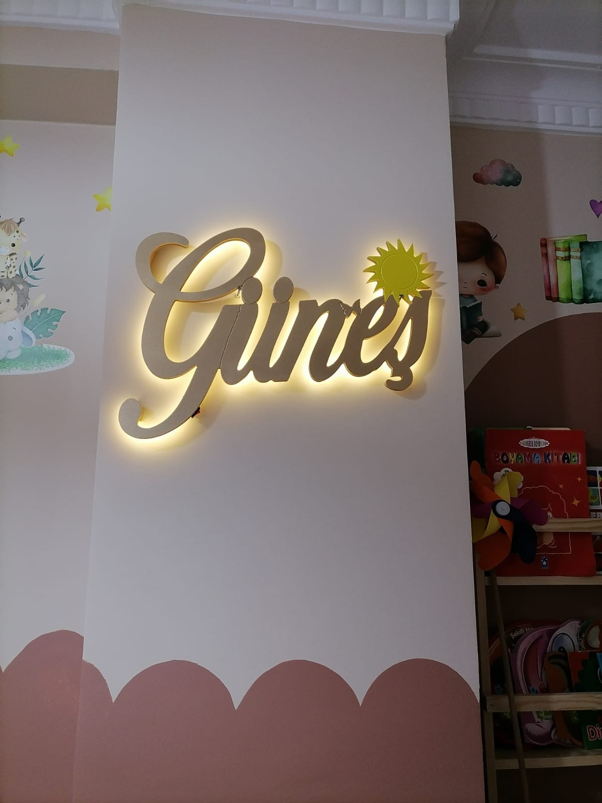 Küçük Boy Işıklı Tek İsimlik